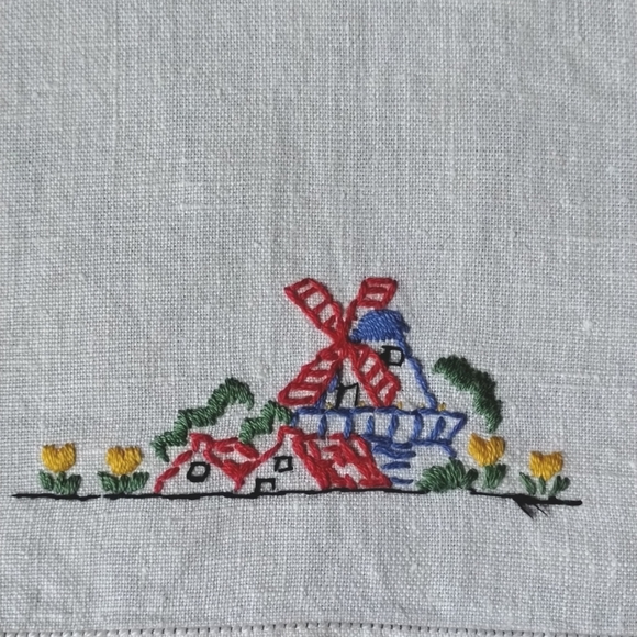 Vintage Linen Guest Towel - Picture 2 of 4